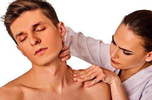 「按摩」落枕了怎么辦 按摩調(diào)理輕松解決難題